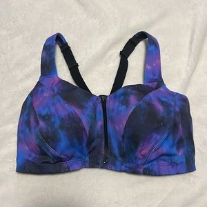 Victoria’s Secret front close sports bra